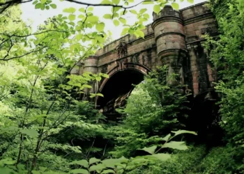 Overtoun Bridge